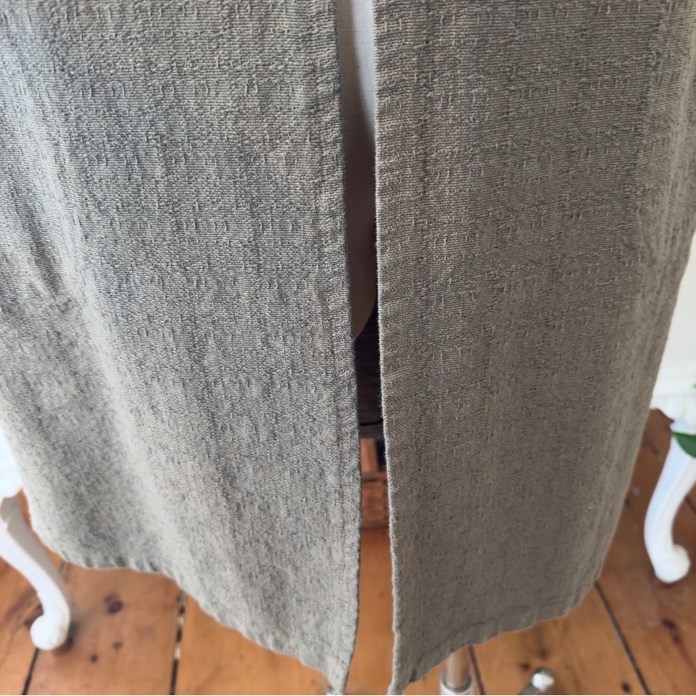 Cut Loose Canvas Texture Long Tunic
Vest with Pockets - Picture 12 of 15